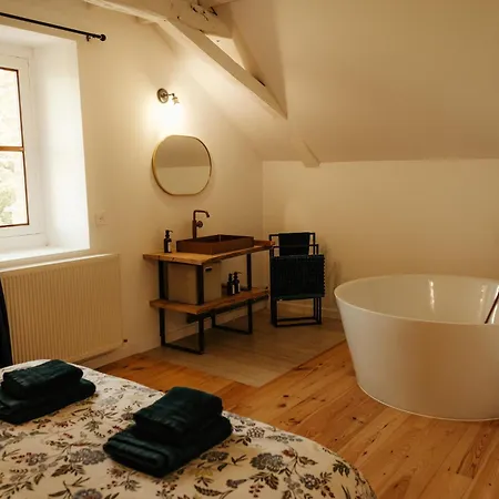 Ferienhaus Moulin De Micheline - Jacuzzi - Vue Exceptionnelle Bourg-d'Ire